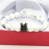 도매 10PCS / 많은 화이트 Howlite 대리석 스톤 비즈 마이크로 인레이 블랙 CZ 구슬 크라운 남성 팔찌