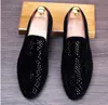 Promotion New Spring Mens Velvet Loafers Party Wedding Shoes Europe Style Broderade Black Velvet tofflor Driving Moccasins NXX 441