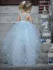 손으로 만든 꽃 소녀의 드레스 결혼식을위한 스퀘어 넥 민소매 첫 번째 친교 드레스 튜울레 층 길이 계층화 된 라인 생일 가운