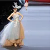 Runway Fashion Abiti da ballo gonfi grigi e champagne 2017 Abiti da sera sexy senza spalline senza spalline Abiti da sera alti e bassi Abito da cerimonia formale senza schienale