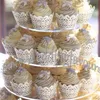 送料無料120ピースホワイトフィリグリーカップケーキラッパーレーザーカットカップケーキのためのウェディングブライダルシャワーパーティーケーキの装飾