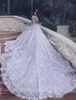 Bliski Wschód Koronki Suknie Ślubne Luksusowe Kryształ Frezowanie Backless Długie Suknie Ślubne Załoga Neck Illusion Długie Rękawy Sąd Pociąg