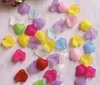 1700 pz Bella Acrilico Smerigliato Petalo di Fiore Perline Perline Con Foro Per Capelli Peice Diademi Gioielli Scrapbooking Mestiere FAI DA TE