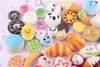 10 stks / pack Squishs Slow Rise Squishy Willekeurige Sweetmeats Ice Cream Cake Brood Aardbei Brood Charm Telefoon Banden Zacht Fruit Kinderen Speelgoed