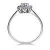 0.6 CTプリンセスカットSONAシミュレートダイヤモンド婚約リング、ファインシルバー925ユニークな結婚指輪