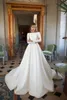 Best Sell Designer Trouwjurken Een Lijn Satijn Backless Sweep Trein Lange Mouw Bruidsjurken Bateau Hals Winter Bridal Jurk Plus Size