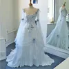 Abiti da sposa celtici vintage Abiti da sposa medievali colorati bianchi e blu pallido Scollo rotondo Corsetto Maniche lunghe Appliques Fiori