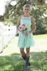 2022 Mint Green Bruidsmeisjesjurken Country Style Short Lace Formal Dress voor junior en volwassen bruidsmeisjes schep nek trouwjurken