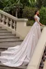 2018 Atemberaubende Designer A Line Brautkleider Illusion Ausschnitt Sheer Long Sleeves Voll Stickerei Gericht Zug Brautkleider