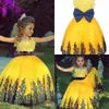 vestidos de concurso amarillo