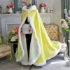 Jassen NIEUW Warme Bruids Cape Wraps Op maat gemaakte Winter Bruiloft Mantel Cape Capuchon met Bont Afwerking Lange Bruids Wraps Winterjas Jas voor Bri