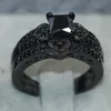 Lyxig svart fyrkantig diamantring set 2-i-1 mode smycken 10kt svart guld fylld vigselring för kvinnor storlek 5-10