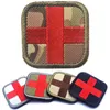 Gancho ao ar livre e laço Fastener Emblemas bordados Tecido Armband Adesivos Tactical Bordado Cor Vermelho Cruz Vermelho Patch médico