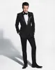 Ny ankomst One Button Black Groom Tuxedos Groomsmen Peak Lapel Bästa Man Bröllop Prom Middagsdukar (Jacka + Byxor + Bow Slips) K26