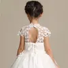 2016 Nuevo vestido de organza blanca de niña de las flores Princesa Noble Elegance Boda de encaje fuera del hombro para la fiesta de cumpleaños Boda de Navidad