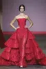 Verbazingwekkende rode kant tiered prom jurken sexy strapless huls doorkijkend door avondjurken gelaagde sweep trein runway fashion pageant jurken