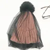 Pom Pom in pelliccia sintetica con berretti in pizzo a rete Cappello invernale caldo lavorato a maglia per donna Cappellino con velo in velo moda