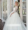 Modest Bröllopsklänningar med ärm Vintage Ball Gown Beach Bröllopsklänningar Sheer Neck Lace Bridal Gowns Eleganta bröllopsklänningar från Kina