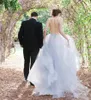 Sexiga Backless Bröllopsklänningar med V Neck En linje Ruffles Brudklänning Anpassad Vit och Dove Gray Beach Vestidos de Novia