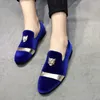 New Fashion Gold Top e Metal Toe Men Men Velvet Dress Shoes