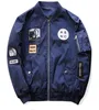 Nuovi uomini Giacca bomber Hip Hop Disegni patch Giacca bomber pilota slim fit Cappotto Giacche da uomo Taglie forti 4XL