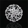 Nuovi prodotti Gioielli affascinanti Bouquet da sposa Modello di fiore Spilla con strass intarsiato in cristallo Spille da sposa da donna di piccole dimensioni