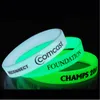 Glow in the Dark Screen Printing Silicone Armbanden Custom Polsband met Pantone Nummer Volwassen promotionele sport armband groothandel