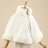 2017 chaud épais fourrure de mariage mannequin collier blanc boléro bolero veste courte hiver hadial cape en stock