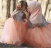 Sparkly Silver Sequined Top Flowergirl Dress Jewel Neck Sans Manches Pas Cher Puffy Tulle Coral Flower Girl Robes Belle Enfants Robe pour Mariage