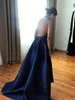 Veck Halter Neck Prom Dresses Sexig främre delad ärmlös satin svep Tåg Kvällsklänning Ny ankomst Billig lång formell Aline P7049309