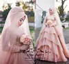 Blush Pink Crystals Country Vestidos de novia islámicos 2020 Una línea Cuello alto Mangas largas Hijab Musulmán Turco Falda con gradas Monique Vestido de novia