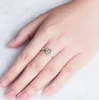 Anillos de compromiso de diamantes de imitación SONA de talla princesa de 0,6 quilates para mujer, anillo de boda único de plata fina 925