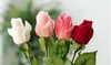 Ekonomiska 30pcs MOQ Simulerade Fresh Rose Artificiell Latex Blommor Real Touch Blomma för bröllopsfest eller födelsedagsskärm Blomsterdekorationer
