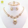 Vergulde Imitatie Parel Bruiloft Kostuum Ketting Oorbellen Sets Mode Romantische Helder Kristal Vrouwen Party Gift Sieraden Sets