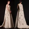 Vintage 2017 Suknie wieczorowe Arabia Saudyjska Z Złotą aplikacją Watteau Jewel Train Prom Dresses Custom Made Formal Party Suknie New Arrival