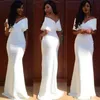 2018 새로운 인어 오프 V - 목 웨딩 게스트 드레스 층 길이 새틴 파티 드레스 세련된 흰색 저렴한 신부 들러리 드레스 긴 265