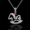 Collana con ciondolo a forma di cavallo piccolo da donna di alta qualità Collana con placca in argento sterling con pietre preziose rosse STSN617, collana in argento 925 moda vendita calda wom