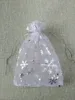 Vit med snöflinga Drawstring Organza Väskor Partihandel Bröllopsgåvor Jul godisväskor Smycken Påse Presentpaket