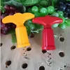 Abridor de botellas de vino tinto de plástico para barra de cocina, dispositivo de enchufe, taladro de Metal de uva y champán, herramientas de sacacorchos, accesorios creativos para el hogar G805