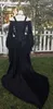 ビンテージブラックゴシックのウェディングドレス肩の縞模様の肩の縞模様のコルセットのブライダルガウンを中世の短い袖のカスタムメイド