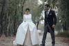 2019 vestidos de casamento country com destacável Skrit Bateau Neck Uma linha vestidos de noiva de mangas compridas vestido de casamento vintage cetim branco