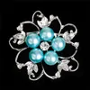 Crystal Flower Pearl Brosch Silver Guldpläterad Broscher Pins Business Suit Dress Top Corsage för Män Kvinnor Bröllop Smycken Julklapp