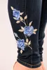 Europese en Amerikaanse stijl vrouwen grote heupen taille hoge jeans stretch broek met blauw roos borduurwerk