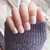 New Arrival 24 Sztuk Shinning Gwiazda Krótkie Fake Nails Glitter Nude Wskazówki do paznokci z Design W Box Cute Nals Do Codziennego Biura