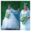 Nigeria Style Tiered Bröllopsklänningar 2017 Summer Lace Top Long Sleeves Plus Size Bridal Gowns Tulle Ball Gown African Wedding Dresses