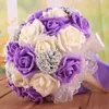 Bouquet de casamento romântico lavanda lilás perfeito casamento favores mão segurando flores artificiais ornamentam buquê de casamento de seda