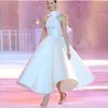 Senaste Vit Runway Mode Afton Klänning 2017 Vår High Neck Satin En Linje Prom Kappor Backless Formell Party Dress Ankel Längd