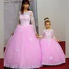 2019 superbes robes de soirée de bal mère et fille rose tulle bateau cou manches illusion princesse robes formelles sur mesure