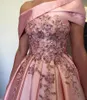 2019 robes de bal en dentelle rose bébé robes sexy fendues sur le côté tenue de soirée sur l'épaule robes de soirée en perles