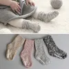 2016 inverno quente bebê Crianças Bodkin outono e grosso inverno meias de lã deslizamento Flor Fios Crianças Meias bebê